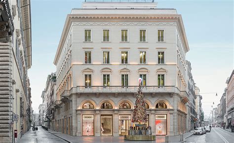 fendi store rome italy|fendi roma palazzo outlet.